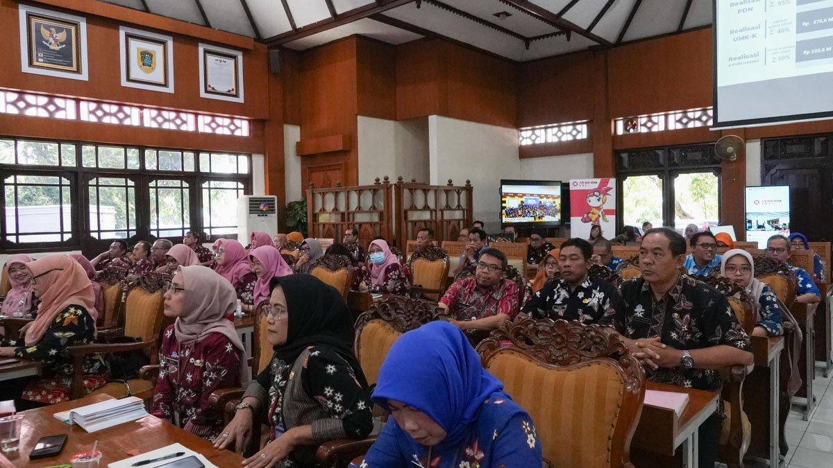 SOSIALISASI PRPRES - Sosialisasi Peraturan Presiden (Perpres) Nomor 46 Tahun 2025 di Ruang Sidang Paripurna DPRD Klaten, Selasa (15/7/2025).