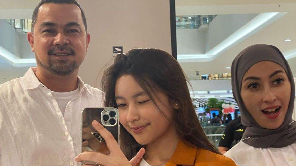 Sosok Aquene, putri Sultan Djorghi dan Annisa Trihapasari yang hafal 17 juz Al Quran dan berencana kuliah di Korea Selatan.