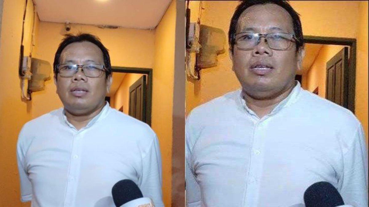 Sosok Bambang, mantan tukang kebun yang dikuliahkan mendiang Marissa Haque dan kini menjadi staff di DPR RI.