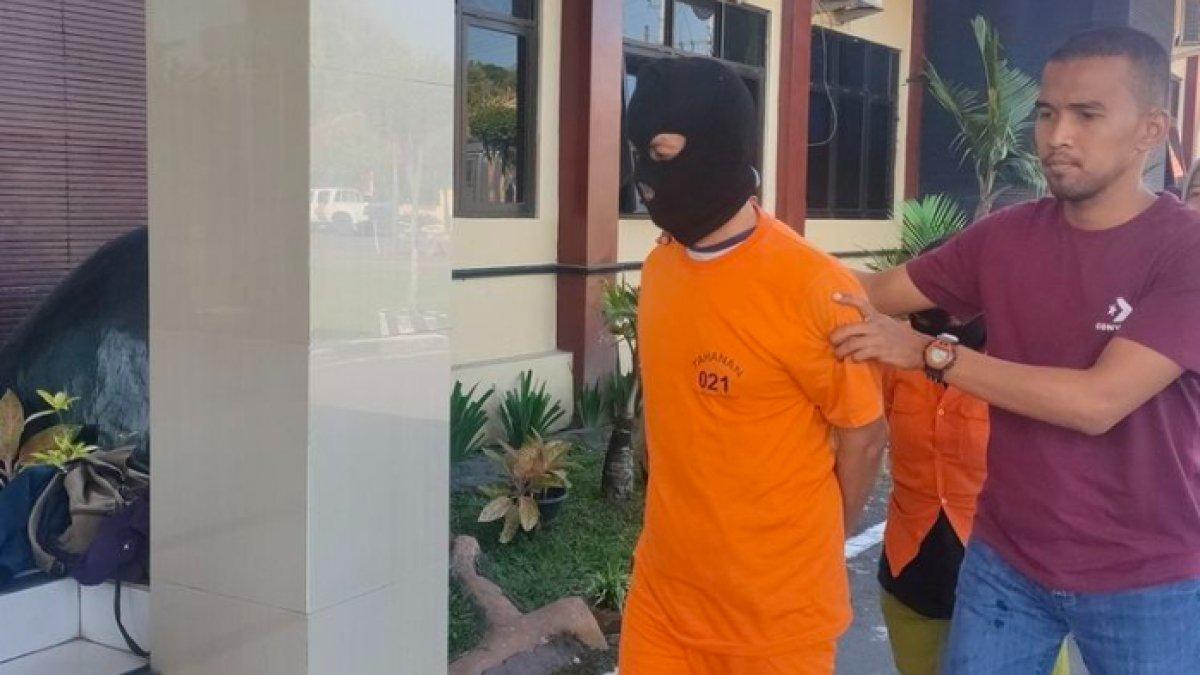 Sosok pelaku guru SD yang mengadaikan mobil demi bayar utang