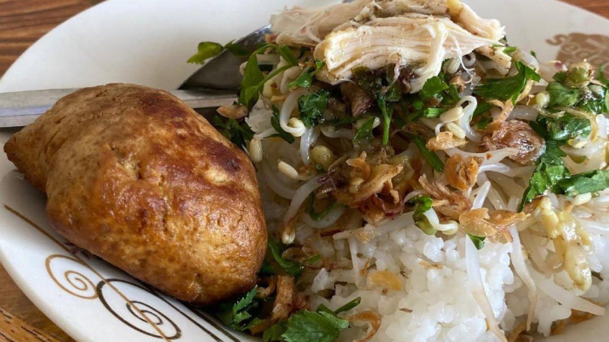 KULINER KHAS KLATEN: Penyajian soto garing