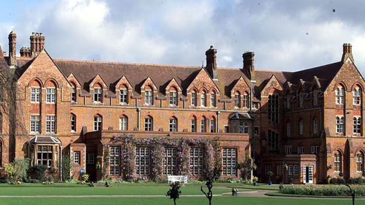 Potret St Edward's School
