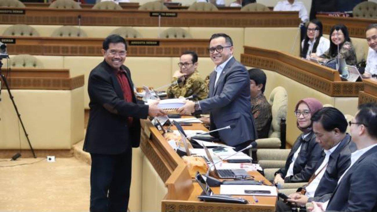 Suasana Raker dan RDP bersama Komisi II DPR RI terkait RPP Manajemen ASN, di Jakarta, Rabu (13/03.2024).