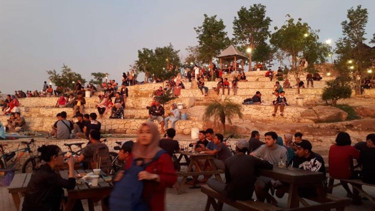 PESONA WISATA BANTUL - Suasana ramai wisatawan di Puncak Sosok, Kabupaten Bantul, Yogyakarta, sebelum pandemi Covid-19).