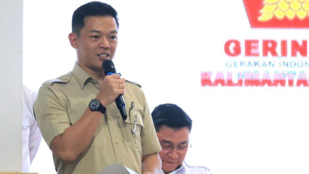 Sugiono adalah alumni SMA Taruna Nusantara yang dekat dengan Prabowo Subianto