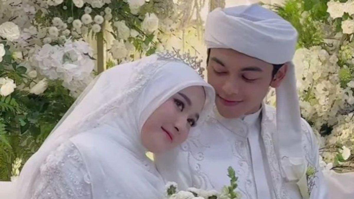 7 Potret Alia Suryani Mertua Gus Zizan, 2 Putrinya Nikah di Usia 17 ...