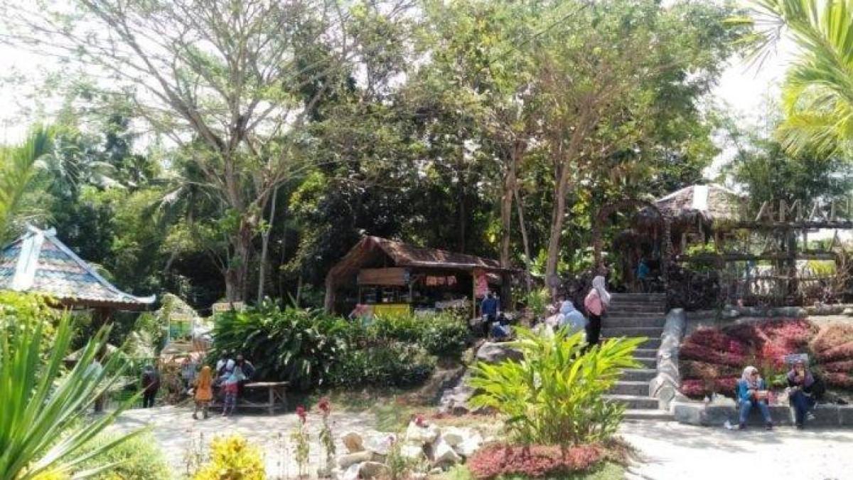 TAMAN DI JOGJA - Suasana Taman Puspa Gading Tegaldowo yang mulai ramai pengunjung.