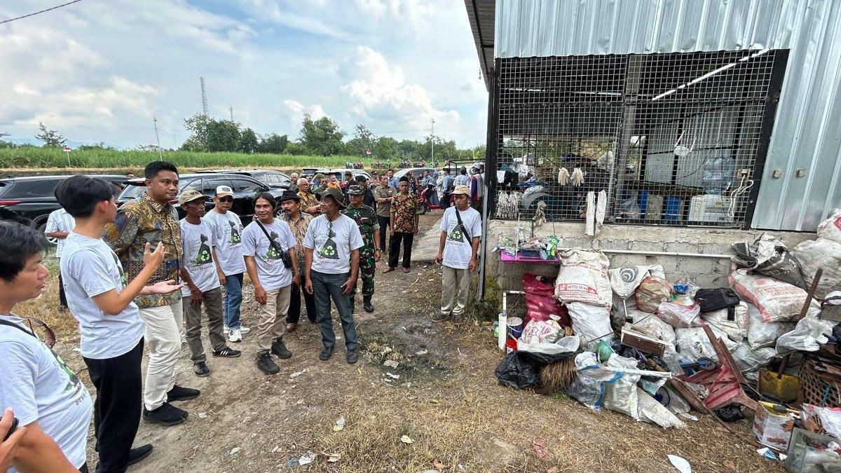 TPS DI KLATEN - Tempat Pengolahan Sampah Reduce-Reuse-Recycle (TPS3R) Reresik Desa milik Pemerintah Desa Prawatan, Kecamatan Jogonalan, Klaten.