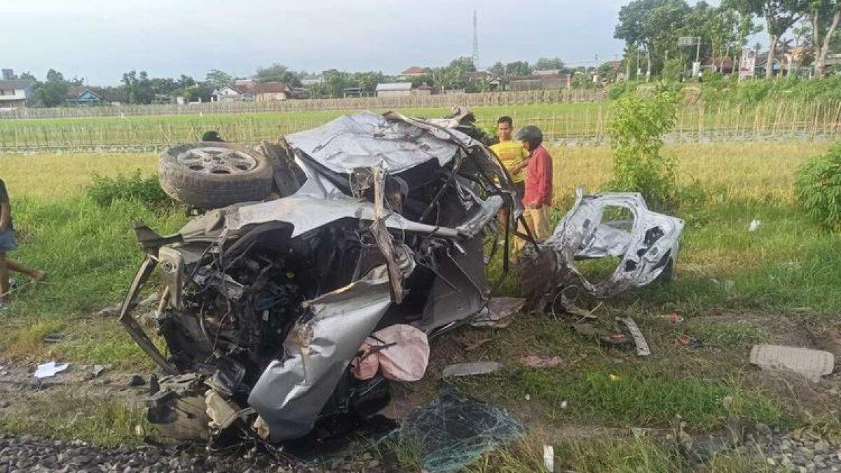 Tabrakan dengan Mobil di Klaten, KA Gaya Baru Malam Selatan Sempat Ganti Lokomotif