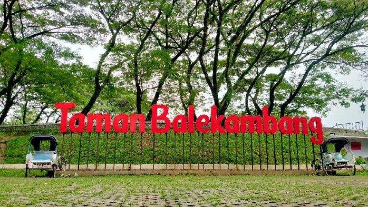 WISATA SOLO - Spot ikonik Taman Balekambang Solo, Jawa Tengah, Selasa (19/4/2022). Taman Balekambang menjadi salah satu destinasi wisata favorit di Solo.