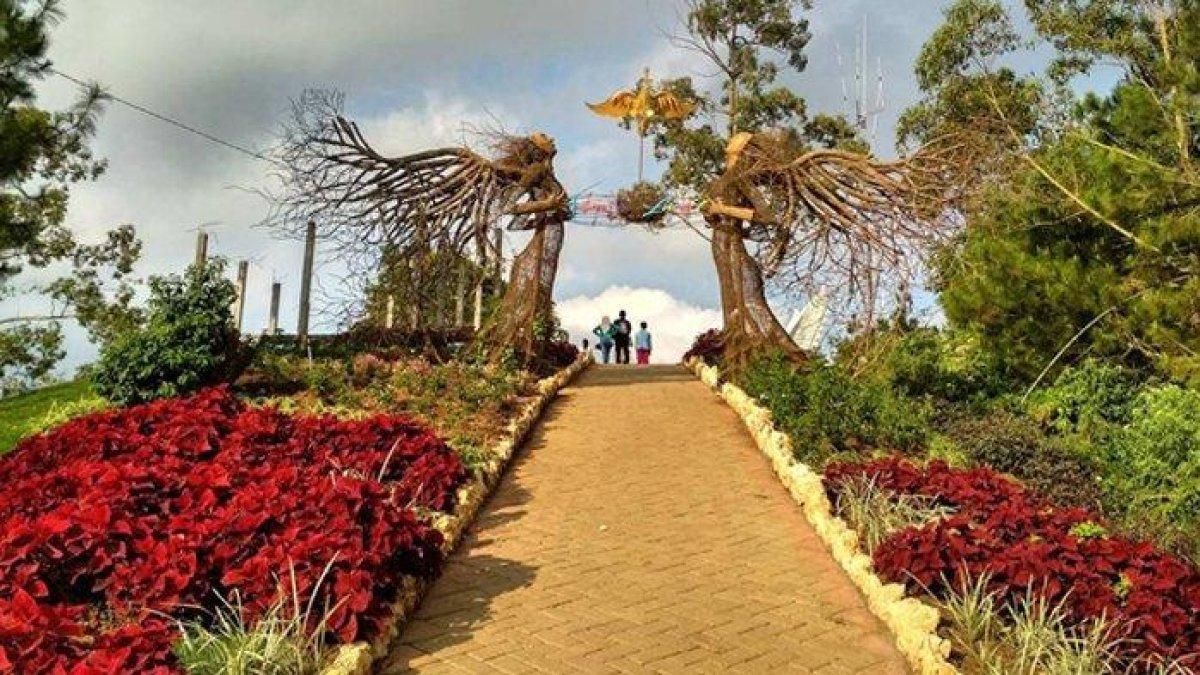 WISATA KOTA BATU - Taman Langit Gunung Banyak, Kota Batu. Pemandu Wisata dalam Batu Guide Community (BGC) meminta kepala daerah agar memberikan pelatihan untuk menambah pengetahuan.