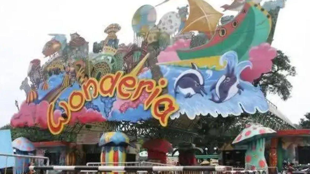 OBJEK WISATA TERBENGKALAI - Potret Taman Wonderia Semarang disadur dari Sonora.id pada Selasa (11/3/2025). Taman Wonderia Semarang tutup sejak 2007.