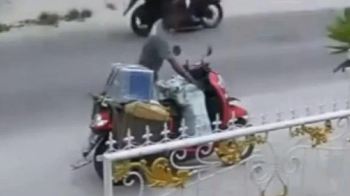 Tangkapan layar aksi nekat pencuri motor kurir.