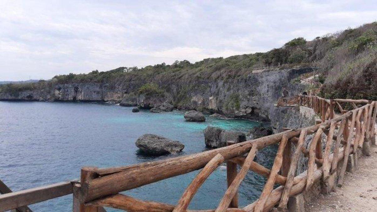 WISATA ALAM - Potret Tebing Apparalang disadur dari Tribun-Timur.com pada Jumat (14/3/2025). Tebing Apparalang berada di Kabupaten Bulukumba, Provinsi Sulawesi Selatan.