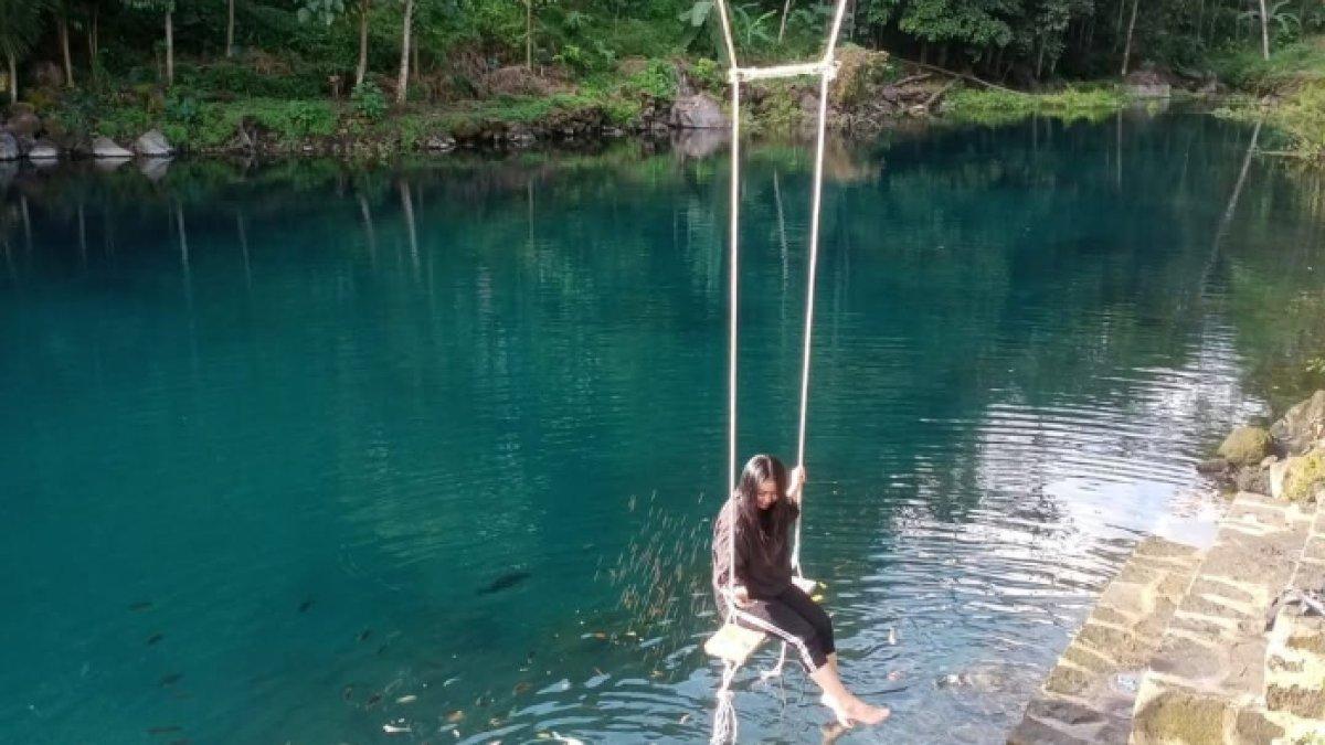 WISATA AIR - Potret Telaga Biru atau Telaga Nila diambil dari Instagram pada Kamis (13/3/2025). Telaga Nila berada di Kabupaten Majalengka, Jawa Barat.