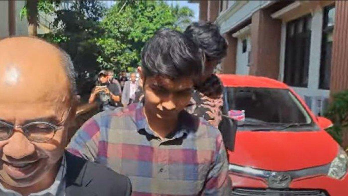 Teuku Ryan dan pengacaranya, Dedi Rizal ll