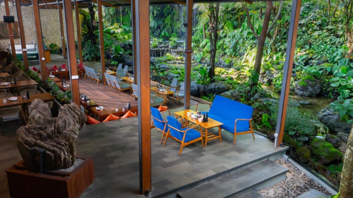 KULINER MENARIK - Potret The Waterfall Resto diambil dari Instagram pada Jumat (18/7/2025). Lokasinya berada di Jl. Cinangka Raya No.KM 10 No. 60, Serua, Kecamatan Bojongsari, Kota Depok, Jawa Barat.