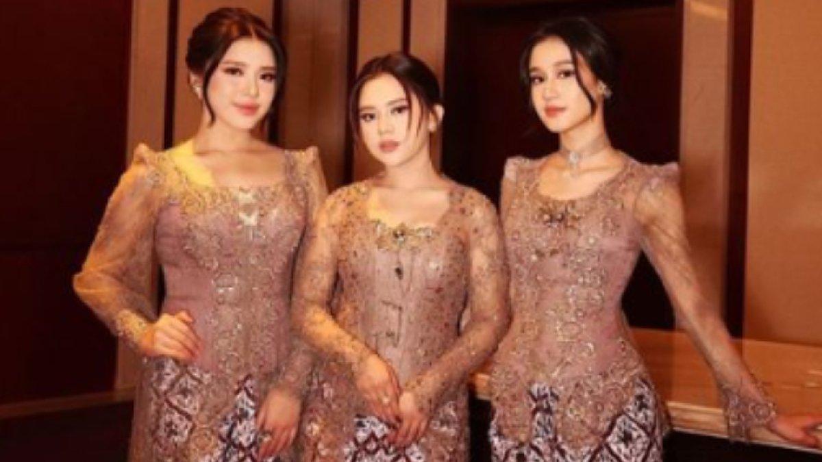 Tiara Andini, Ziva Magnolya dan Keisya Levronka di pernikahan Mahalini