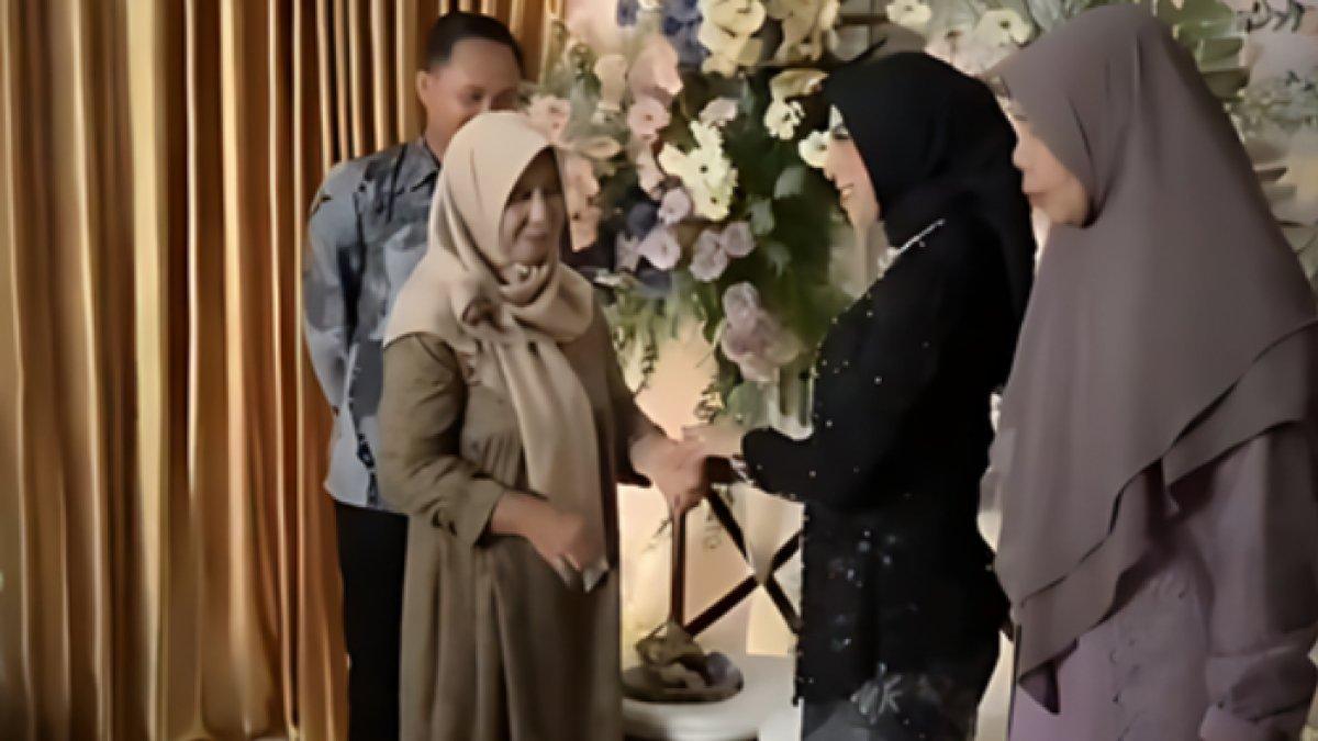 TikToker Nia Kumala menceritakan pengalamannya dilamar cowok padahal baru 2 hari chattingan.