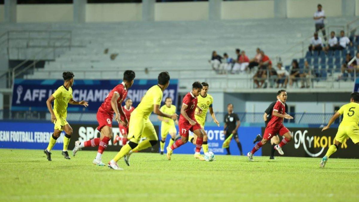 Timnas Indonesia U-23 saat melawan Malaysia di Piala AFF U-23 2023.