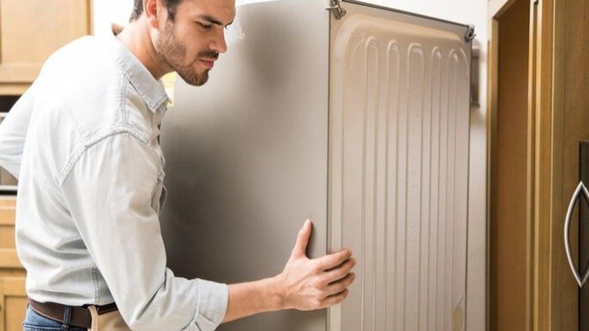 Tips merawat kulkas agar awet dan dinginnya terjaga.