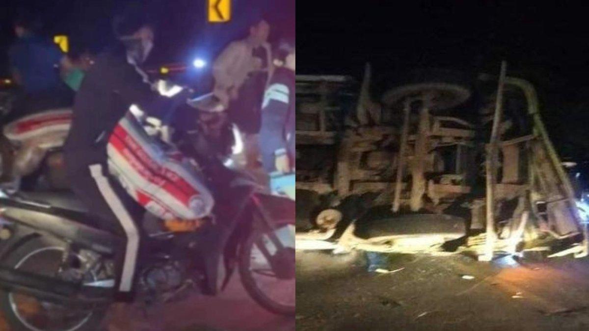Truk terguling, muatan beras dijarah warga di saat sopir dan kenek sekarat terjepit badan truk.