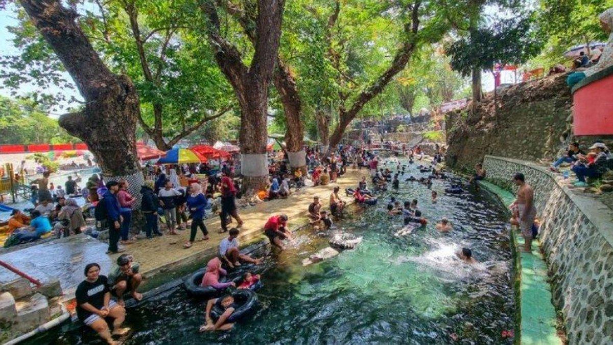 UMBUL COKRO KLATEN: Umbul Cokro di Klaten, Jawa Tengah.