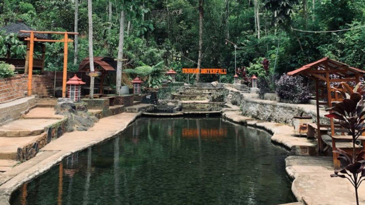 WISATA ALAM - Potret wisata Umbulan Tanaka diambil dari Instagram pada Kamis (6/3/2025). Umbulan Tanaka mengusung konsep Jepang.