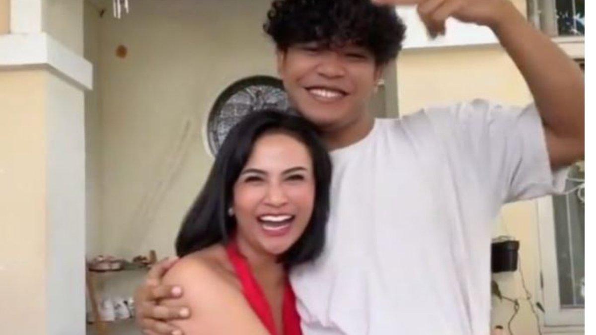 Vanessa Angel sering ajak Joddy tiktokan.