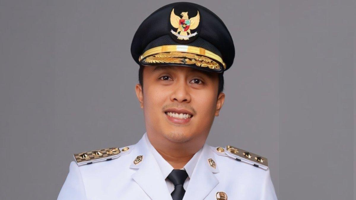 PROFIL VASKO RUSEIMY - Vasko Ruseimy, Wakil Gubernur Sumatera Barat dampingi Mahyeldi dikutip dari Instagram-nya @vasco_ruseimy, Kamis (20/2/2025). Berikut ini profil dan rincian harta kekayaan Vasko Ruseimy.