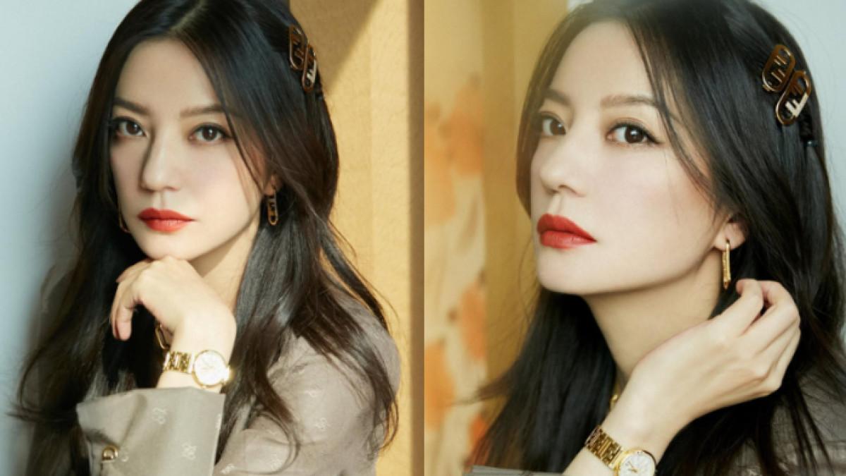SOSOK VICKY ZHAO - Vicky Zhao memiliki nama asli Zhao Wei. Ia kini menginjak usia 49 tahun.