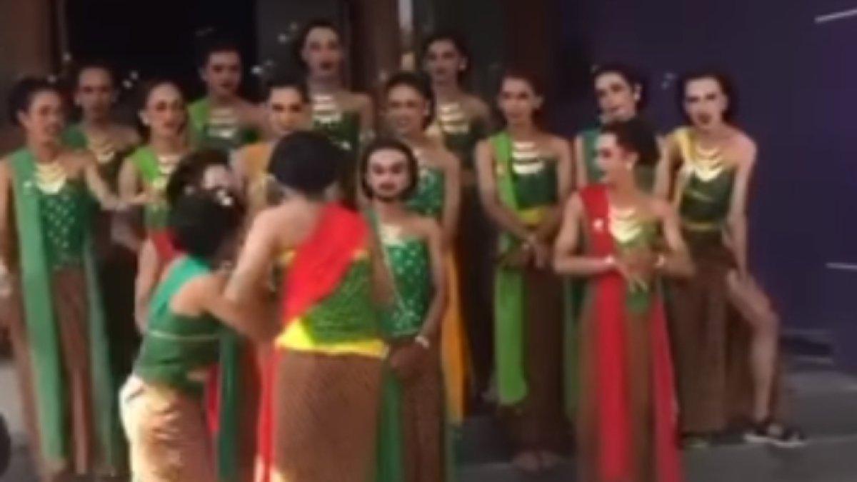 Video viral para pria pentas tari pakai sanggul tapi brewokan.