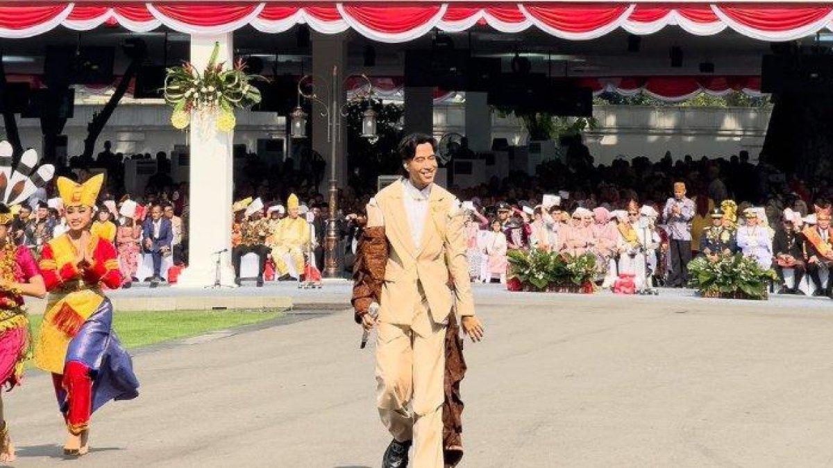 Vidi Aldiano tampil menyanyi memeriahkan HUT ke-79 RI di Istana Merdeka Jakart