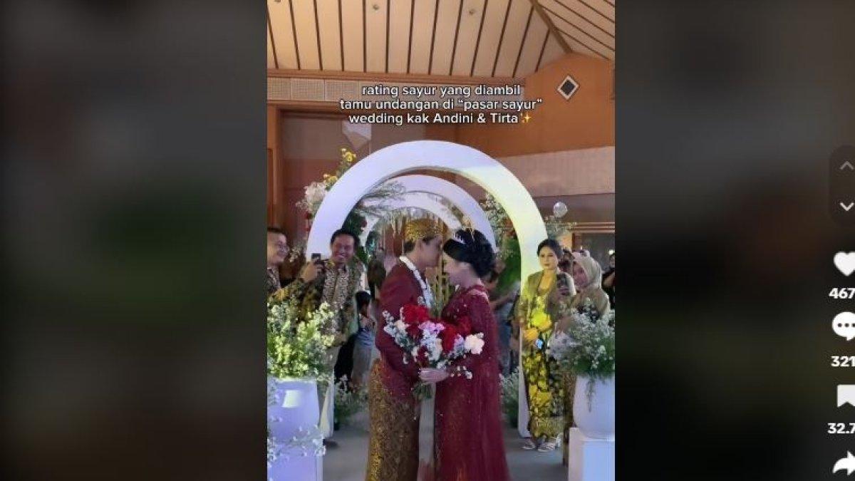 Viral pengantin berikan sovenir sayuranm