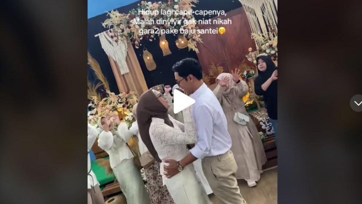 Viral pengantin pakai baju sederhana