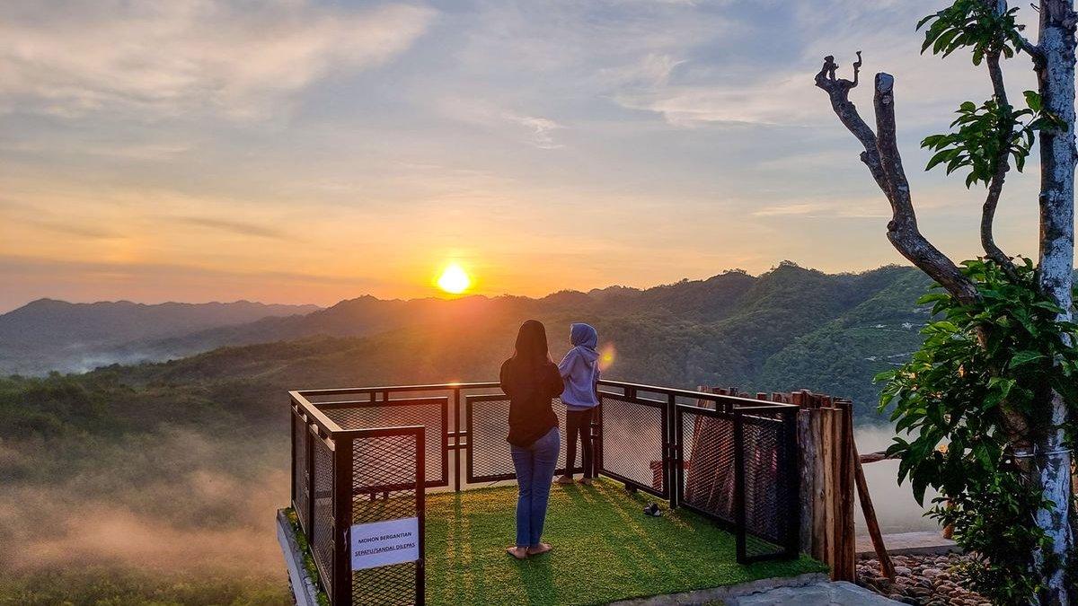 WISATA BUKIT - Spot Panorama di Bukit Dewa Dewi Wonogiri, Jumat (3/5/2024).