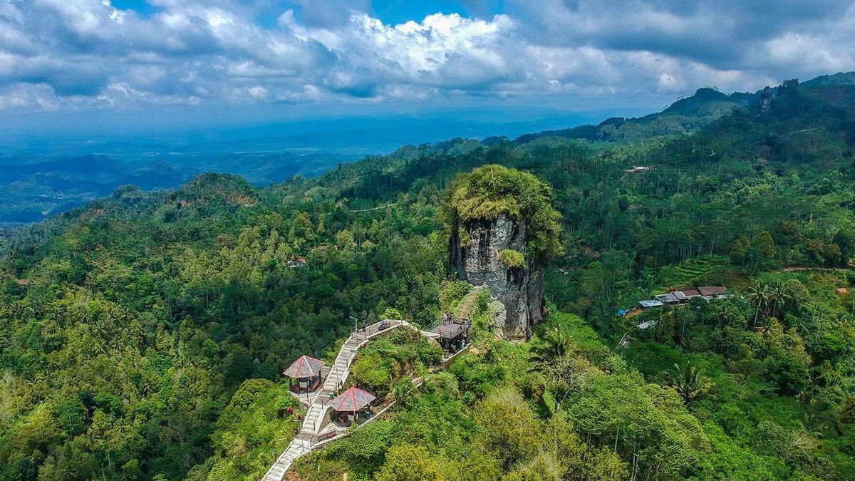 WISATA DI JOGJA - Puncak Widosari di Kulon Progo, Yogyakarta