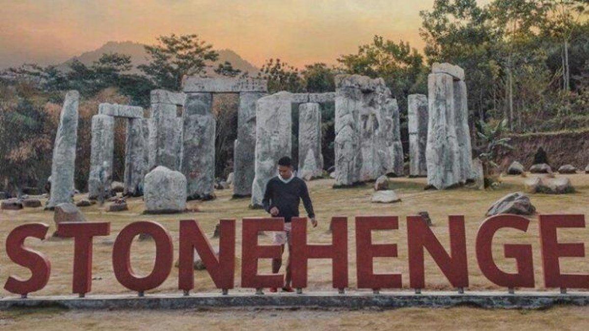WISATA DI JOGJA - Wisata alam buatan Stonehenge Merapi di Cangkringan Sleman.