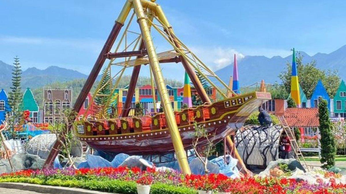 WISATA DI MALANG - Ilustrasi wahana di Florawisata Santerra, Malang, Jawa Timur.