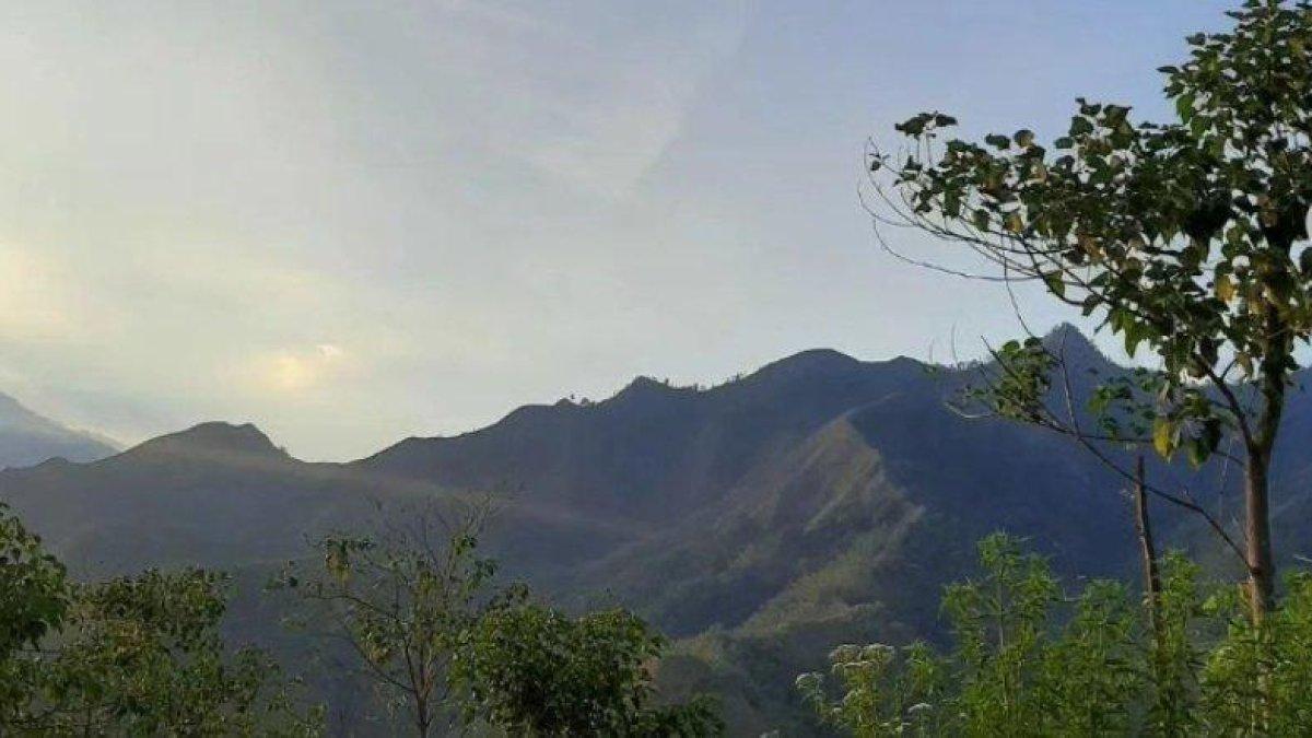 WISATA DI MOJOKERTO - Bukit Semar di Mojokerto.