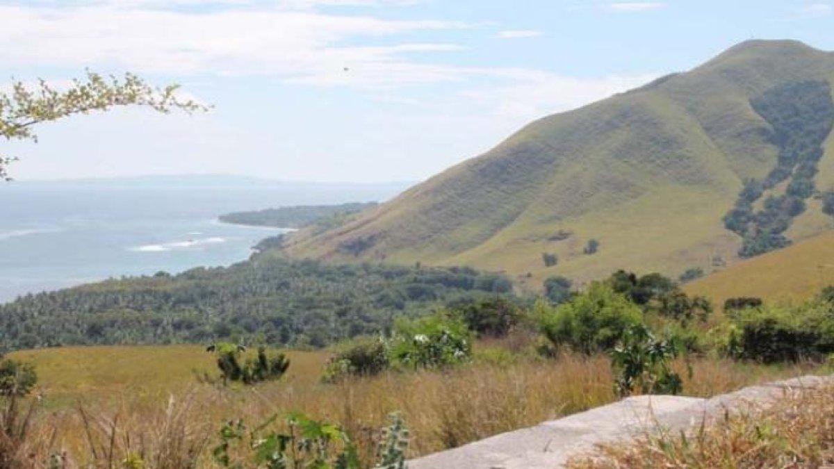 WISATA DI NTT - Panorama alam Bukit Cinta.
