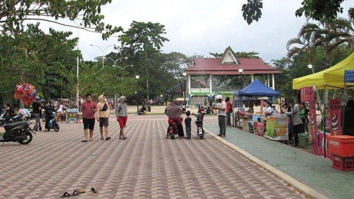 WISATA DI PONTIANAK - Taman Sepeda Pontianak, salah satu rekomendasi tempat buat ngabuburit yang ada di Kota Pontianak.