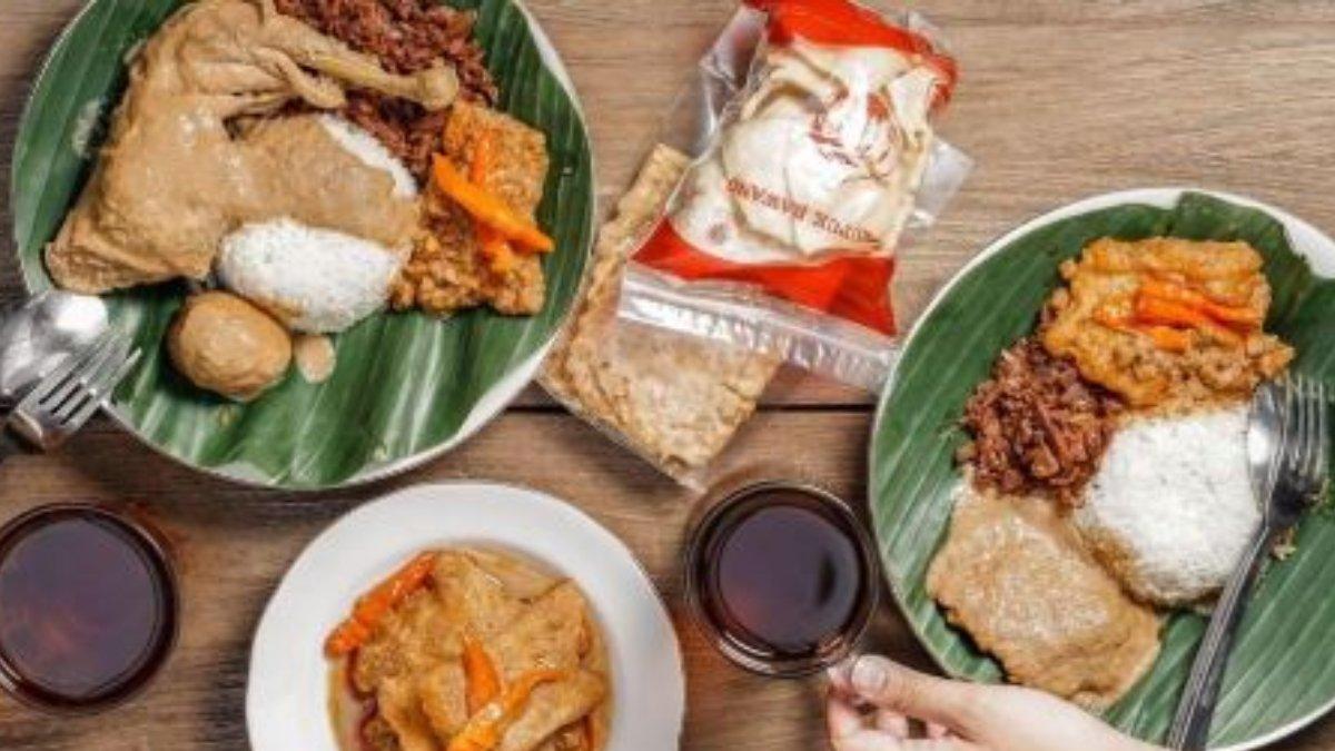 WISATA KULINER - Gudeg Sagan, di Yogyakarta.