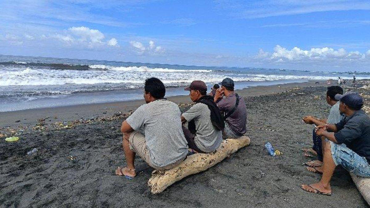 WISATA PANTAI BALI - Suasana di Pantai Saba Gianyar Bali.