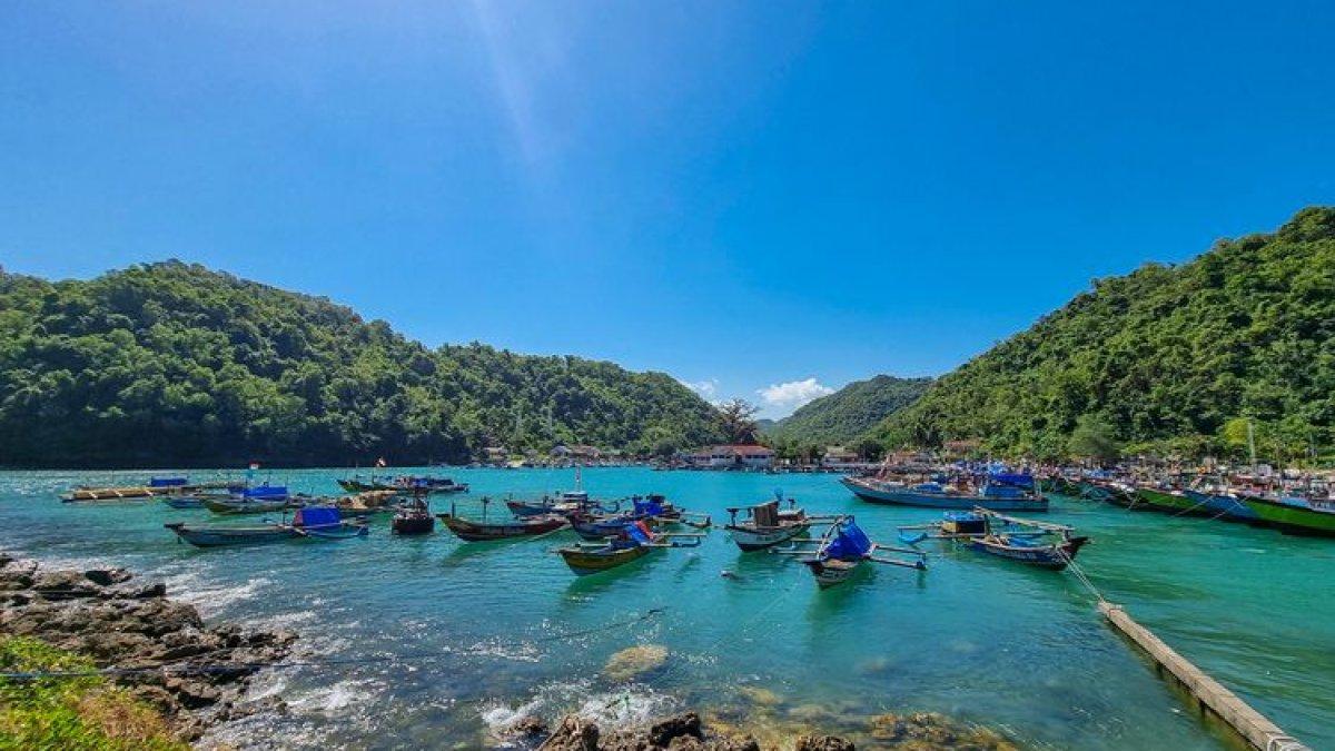 WISATA PANTAI JOGJA - Pantai Sadeng, Gunungkidul, DIY.