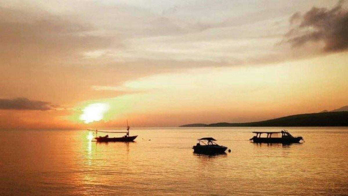 WISATA PANTAI - Pantai Watu Dodol Banyuwangi
