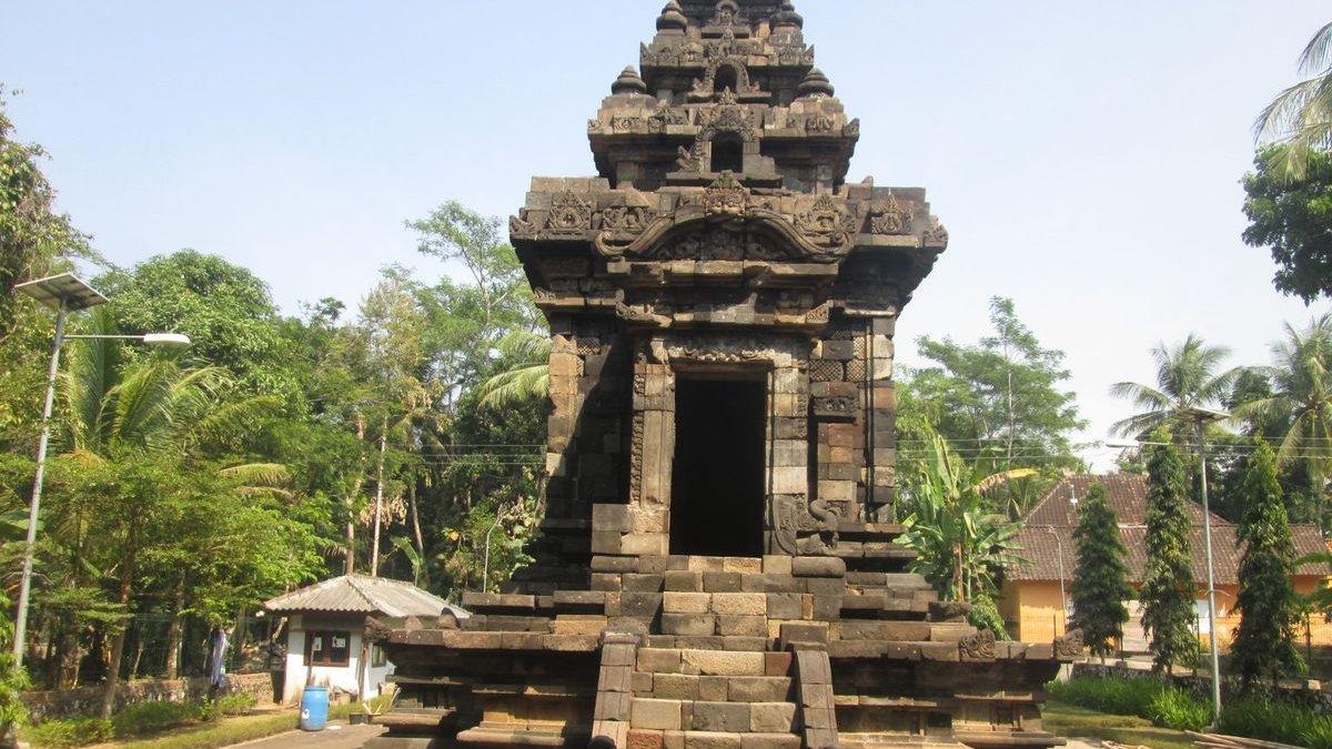 Candi Merak di Klaten, Jawa Tengah.