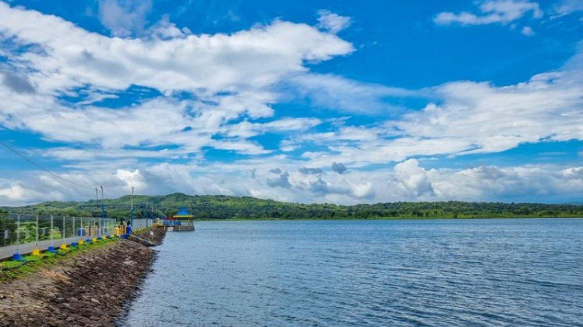 WISATA ALAM - Potret Waduk Bade disadur dari Kompas.com pada Minggu (9/3/2025). Waduk Bade berada di daerah Klego, Boyolali.