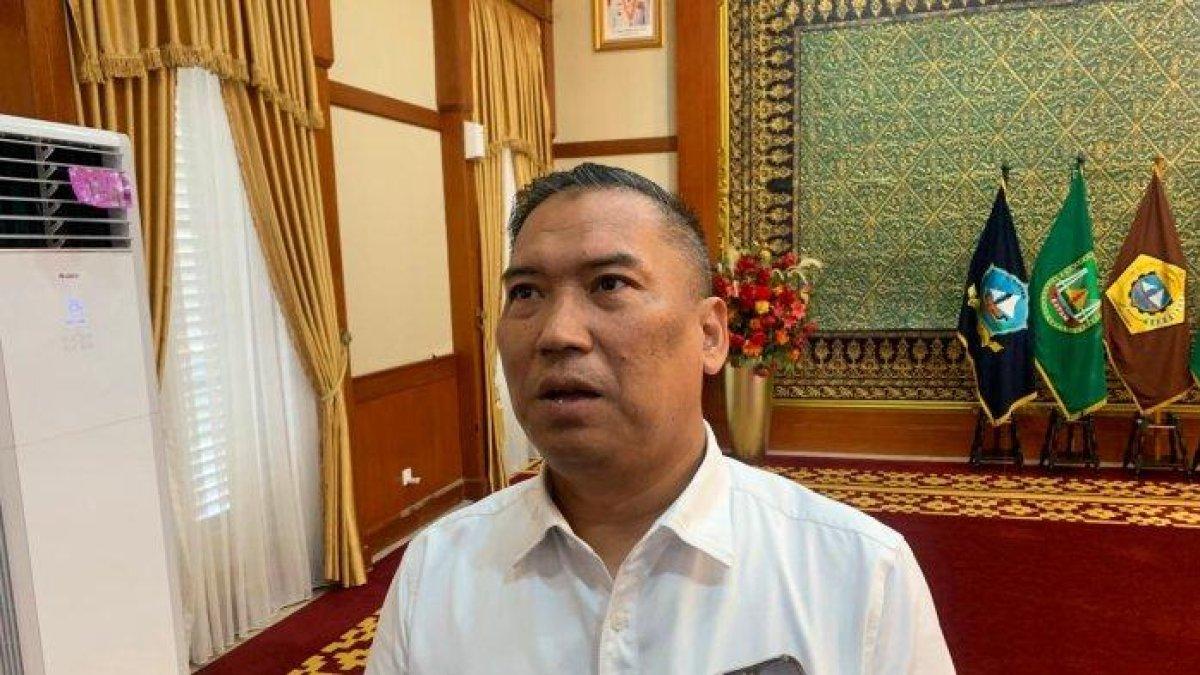100 HARI KERJA - Wakil Gubernur (Wagub) Kepri, Nyanyang Haris Pratamura saat diwawancarai baru-baru ini. Ia bersama Gubernur Kepri, Ansar Ahmad aliran listrik merata dirasakan warga.