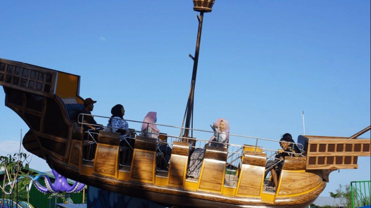 WISATA BANYUWANGI: Wahana permainan di Banyuwangi Park, Jawa Timur
